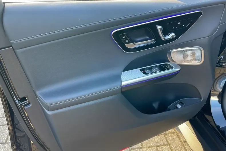 Mercedes-Benz GLC 300 (Clasa GLC) din 2024 cu 42.200 km - oferta MER203679 - foto 9