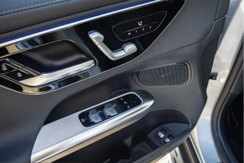 Mercedes-Benz GLC 300 (Clasa GLC) din 2024 cu 11.171 km - oferta MER203680 - foto 22