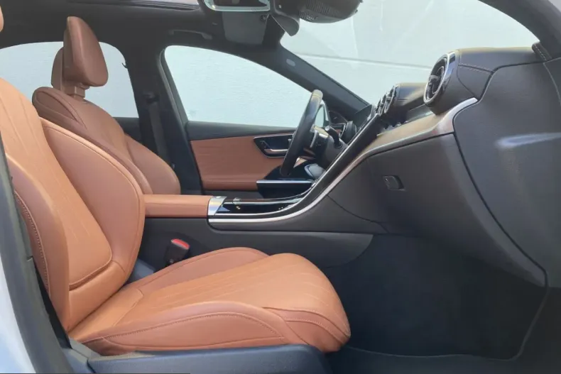 Mercedes-Benz C 300 (Clasa C) din 2024 cu 60.000 km - oferta MER203682 - foto 11