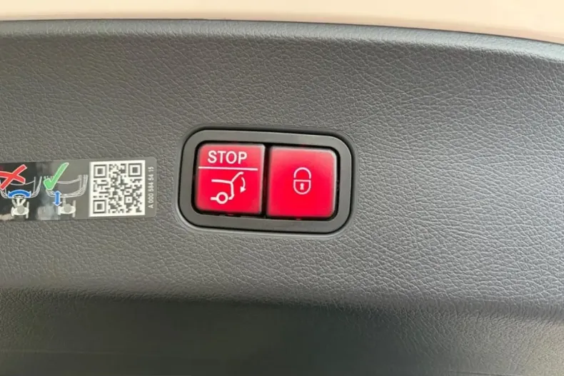 Mercedes-Benz GLC 300 (Clasa GLC) din 2024 cu 28.400 km - oferta MER203683 - foto 16