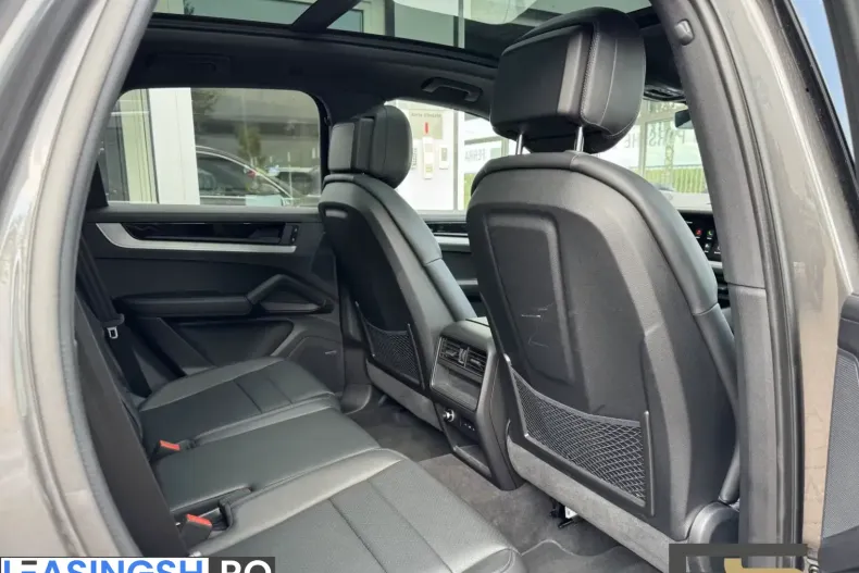 Porsche Cayenne din 2024 cu 8.919 km - oferta POR203685 - foto 10