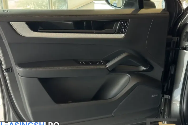 Porsche Cayenne din 2024 cu 8.919 km - oferta POR203685 - foto 19