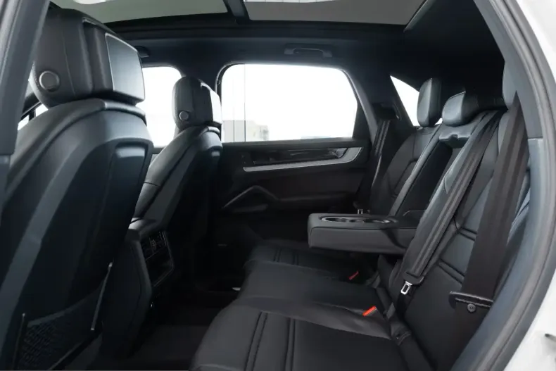 Porsche Cayenne din 2024 cu 16.000 km - oferta POR203695 - foto 25