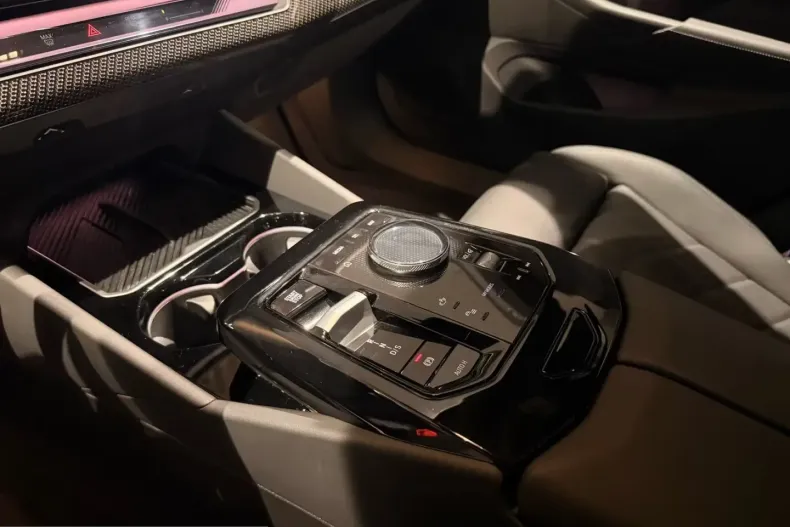 BMW 520 (Seria 5) din 2025 cu 10.030 km - oferta BMW203709 - foto 10