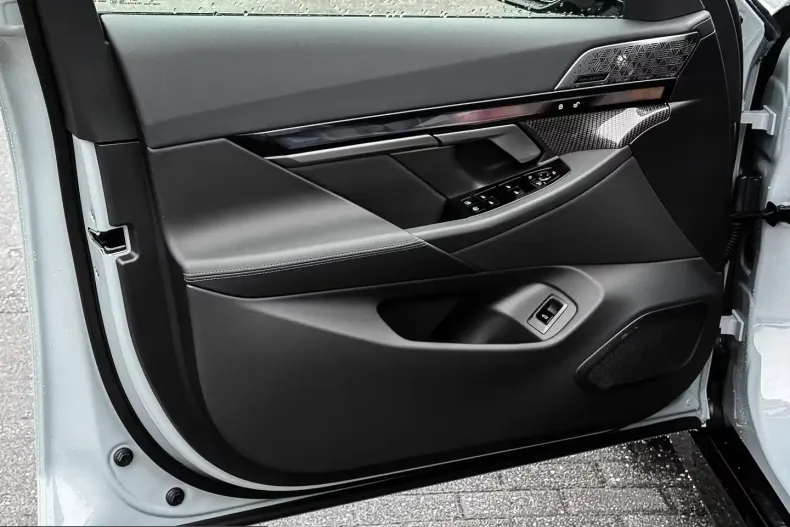 BMW 520 (Seria 5) din 2026 cu 0 km - oferta BMW203710 - foto 9