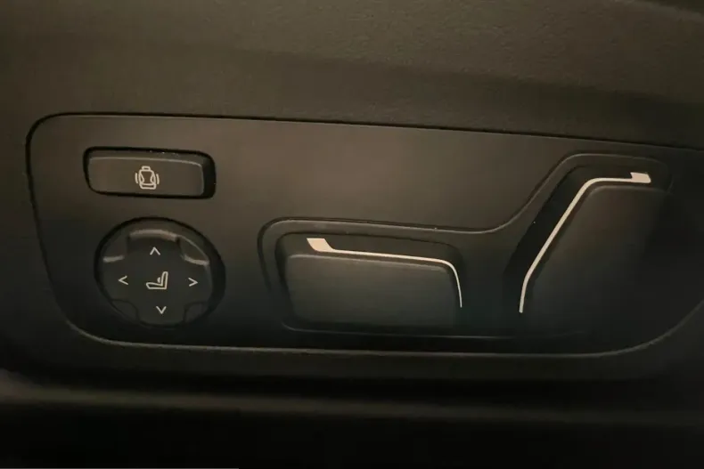 BMW 320 (Seria 3) din 2024 cu 3.990 km - oferta BMW203712 - foto 17