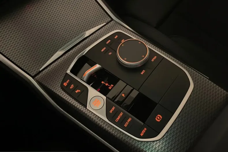 BMW 320 (Seria 3) din 2024 cu 3.990 km - oferta BMW203712 - foto 18