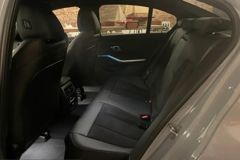 BMW 320 (Seria 3) din 2024 cu 3.990 km - oferta BMW203712 - foto 20