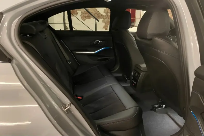 BMW 320 (Seria 3) din 2024 cu 3.990 km - oferta BMW203712 - foto 41