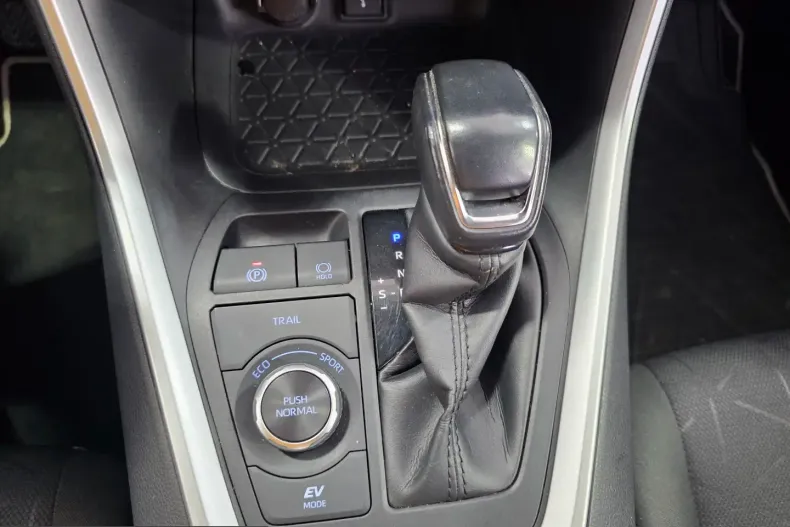 Toyota RAV4 din 2023 cu 66.951 km - oferta TOY203714 - foto 11