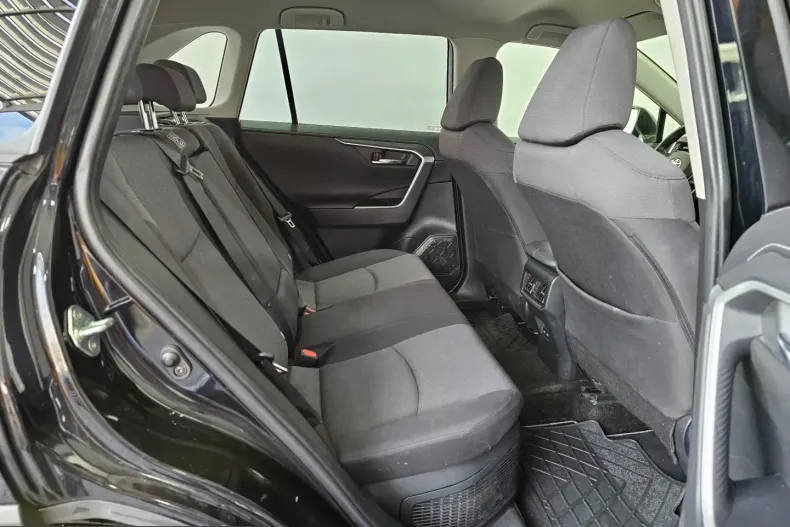 Toyota RAV4 din 2023 cu 66.951 km - oferta TOY203714 - foto 22