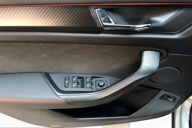 Skoda Kodiaq din 2023 cu 47.100 km - oferta SKO203715 - foto 9