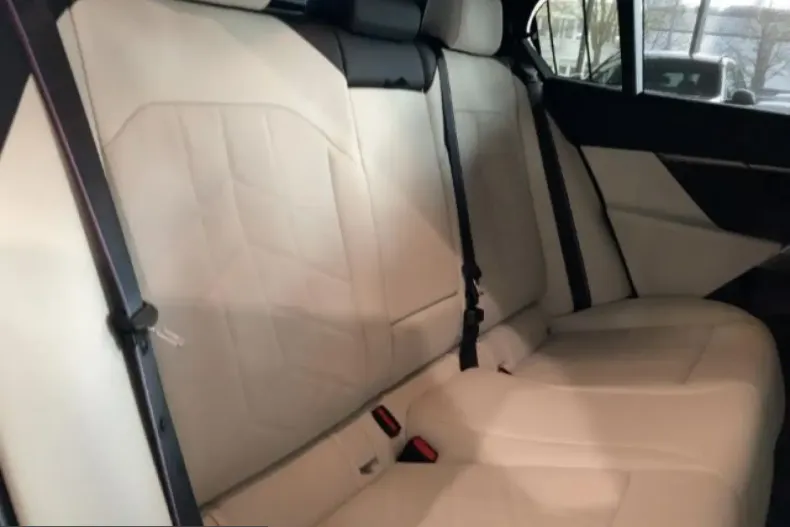 BMW 550 (Seria 5) din 2025 cu 20.480 km - oferta BMW203727 - foto 5