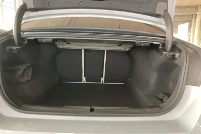 BMW 550 (Seria 5) din 2025 cu 20.480 km - oferta BMW203727 - foto 13