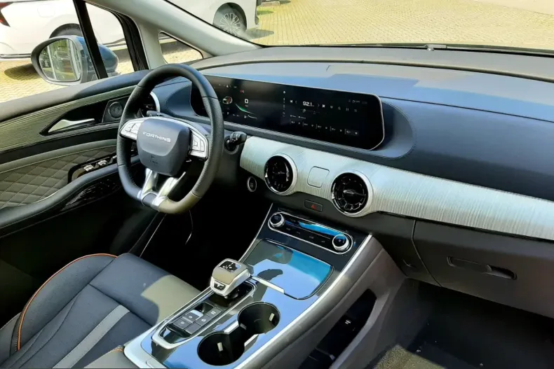 DFSK Forthing 4 din 2025 cu 14.500 km - oferta DFS203728 - foto 7