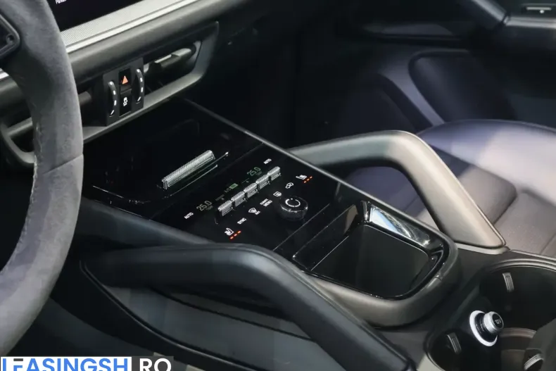 Porsche Cayenne din 2024 cu 22.400 km - oferta POR203735 - foto 24