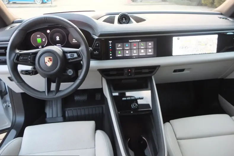 Porsche Macan din 2025 cu 9.000 km - oferta POR203737 - foto 1