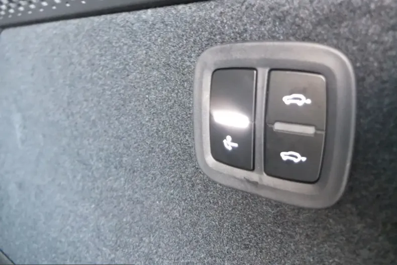 Porsche Macan din 2025 cu 9.000 km - oferta POR203737 - foto 18