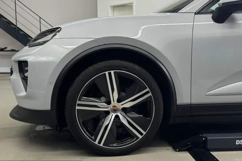 Porsche Macan din 2024 cu 36.700 km - oferta POR203740 - foto 9