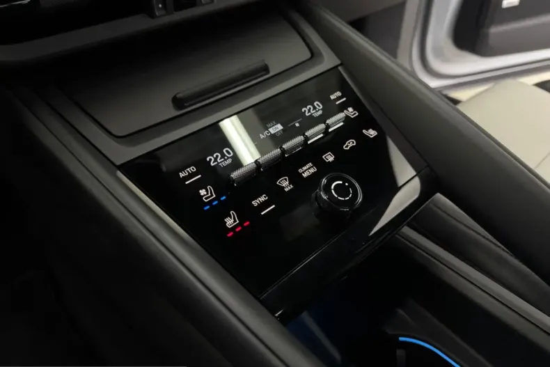 Porsche Macan din 2024 cu 36.700 km - oferta POR203740 - foto 18