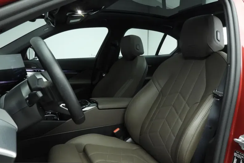 BMW 550 (Seria 5) din 2025 cu 21.000 km - oferta BMW203741 - foto 2