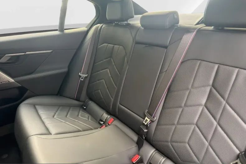 BMW 540 (Seria 5) din 2025 cu 19.543 km - oferta BMW203744 - foto 13