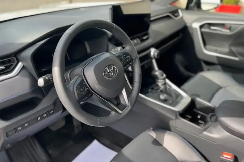 Toyota RAV4 din 2025 cu 19.980 km - oferta TOY203747 - foto 8