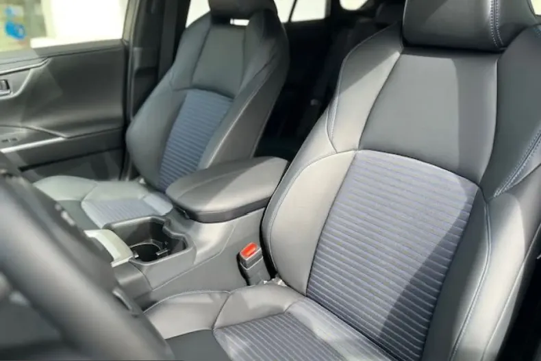 Toyota RAV4 din 2025 cu 19.980 km - oferta TOY203747 - foto 9