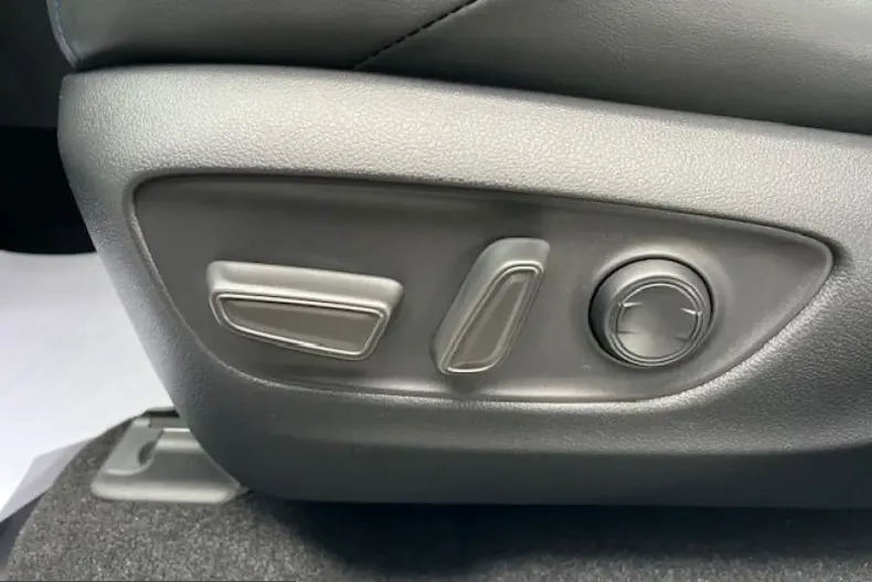 Toyota RAV4 din 2025 cu 19.980 km - oferta TOY203747 - foto 22