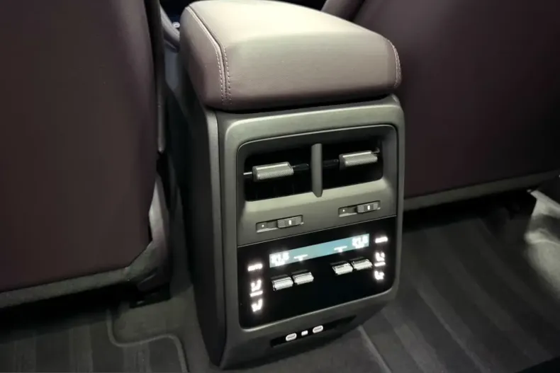 Porsche Macan din 2026 cu 10 km - oferta POR203755 - foto 24