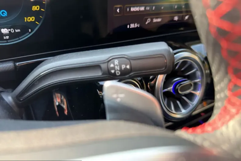 Mercedes-Benz GLA 250 (Clasa GLA) din 2022 cu 78.554 km - oferta MER203757 - foto 10