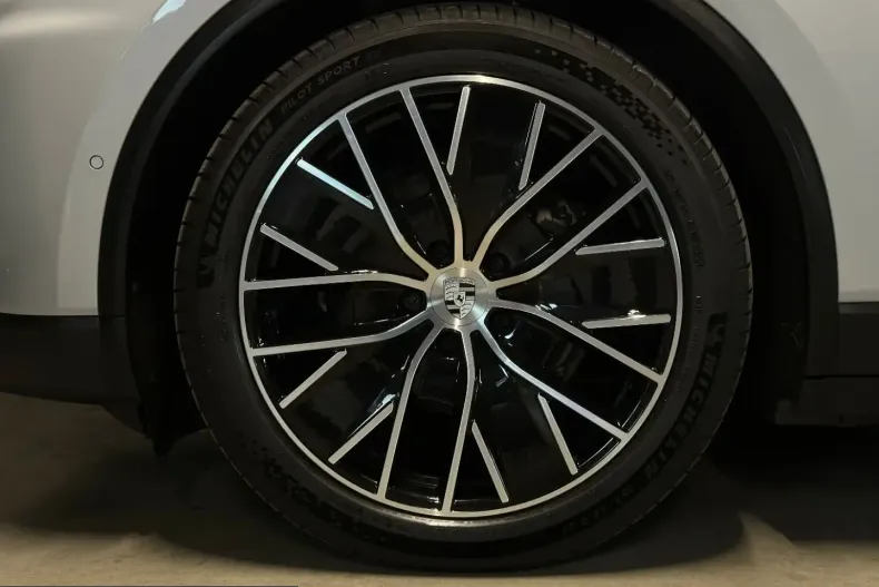 Porsche Macan din 2024 cu 37.100 km - oferta POR203759 - foto 9