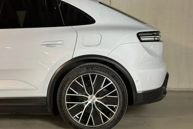 Porsche Macan din 2024 cu 37.100 km - oferta POR203759 - foto 10