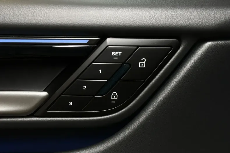 Porsche Macan din 2024 cu 37.100 km - oferta POR203759 - foto 26