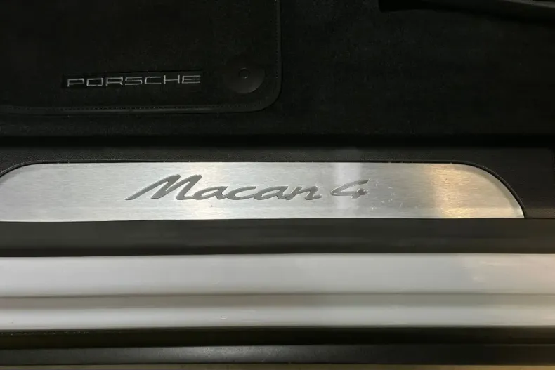 Porsche Macan din 2024 cu 37.100 km - oferta POR203759 - foto 28