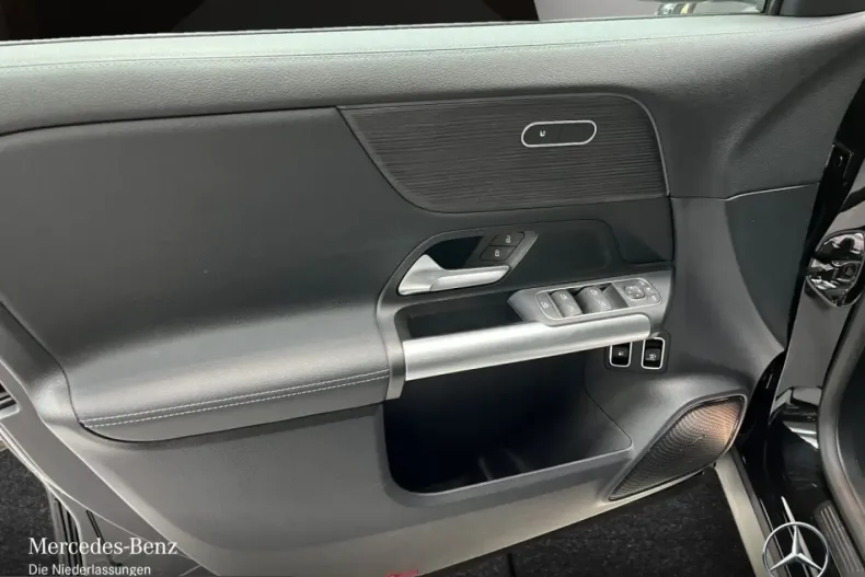 Mercedes-Benz GLA 250 (Clasa GLA) din 2023 cu 49.270 km - oferta MER203760 - foto 14