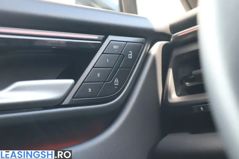 Porsche Macan din 2024 cu 17.000 km - oferta POR203761 - foto 9