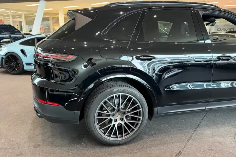 Porsche Cayenne din 2023 cu 56.125 km - oferta POR203764 - foto 5
