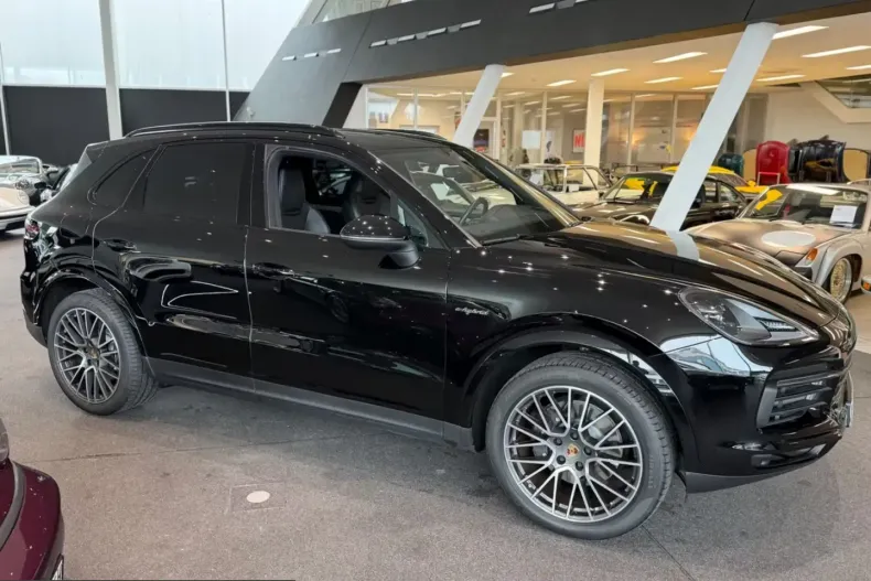 Porsche Cayenne din 2023 cu 56.125 km - oferta POR203764 - foto 6