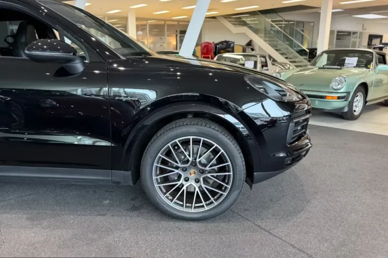 Porsche Cayenne din 2023 cu 56.125 km - oferta POR203764 - foto 7