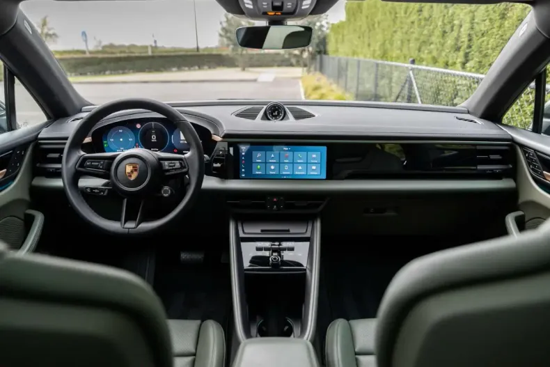 Porsche Macan din 2024 cu 44.561 km - oferta POR203766 - foto 4