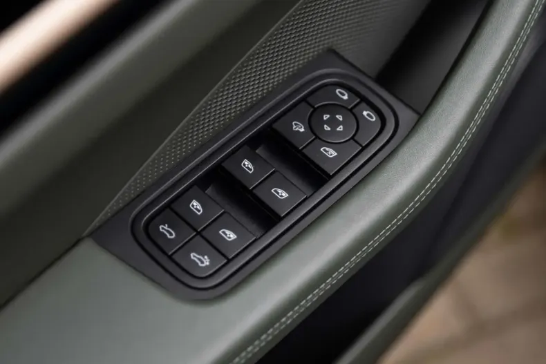 Porsche Macan din 2024 cu 44.561 km - oferta POR203766 - foto 27