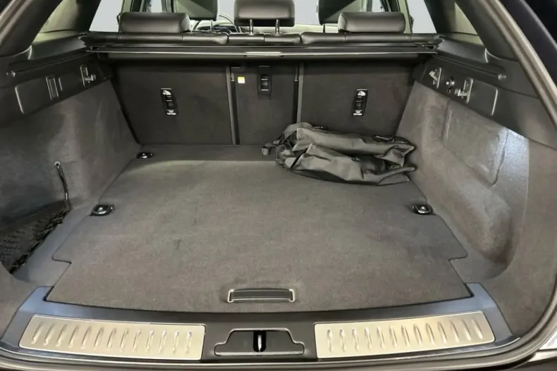 Land Rover Range Rover Velar din 2024 cu 9.097 km - oferta LAN203767 - foto 11