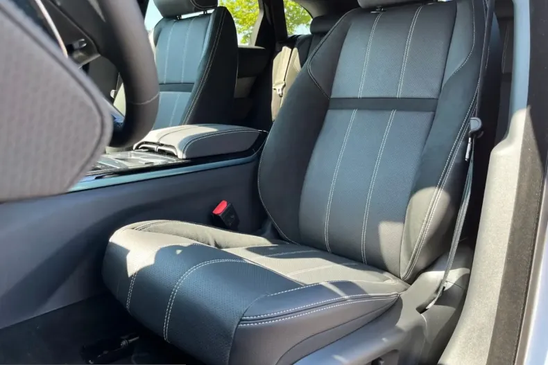 Land Rover Range Rover Velar din 2023 cu 15.000 km - oferta LAN203771 - foto 10