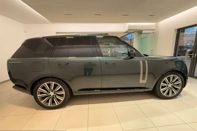 Land Rover Range Rover din 2024 cu 20.200 km - oferta LAN203776 - foto 2