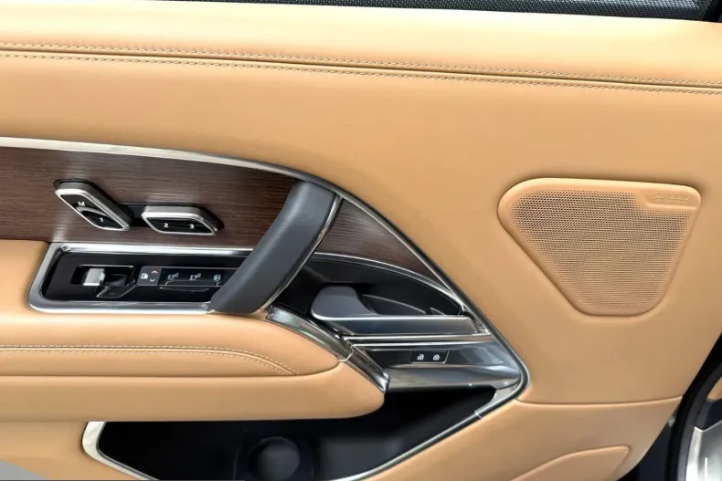 Land Rover Range Rover din 2023 cu 21.177 km - oferta LAN203777 - foto 27