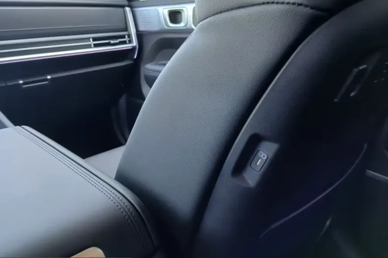 Hyundai Santa Fe din 2026 cu 4.500 km - oferta HYU203790 - foto 12