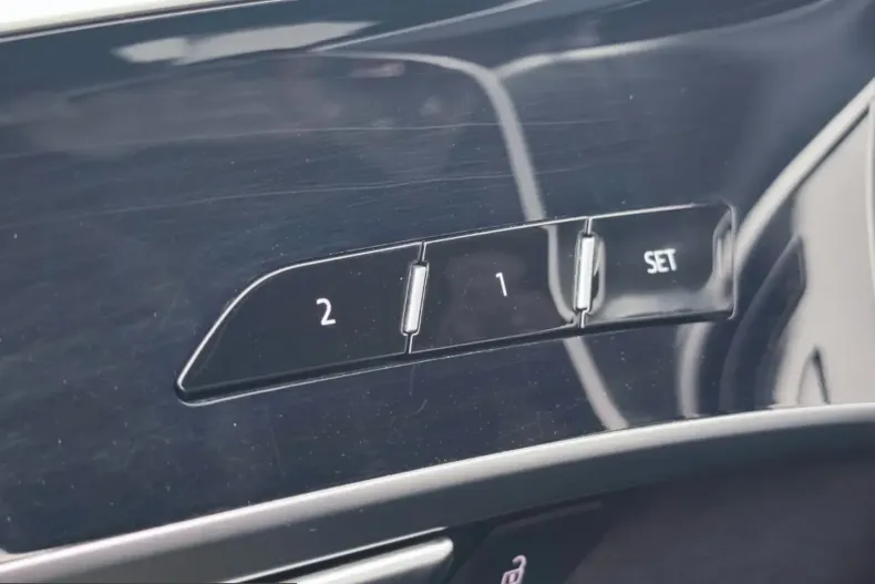 Audi A8 din 2022 cu 84.000 km - oferta AUD203792 - foto 28