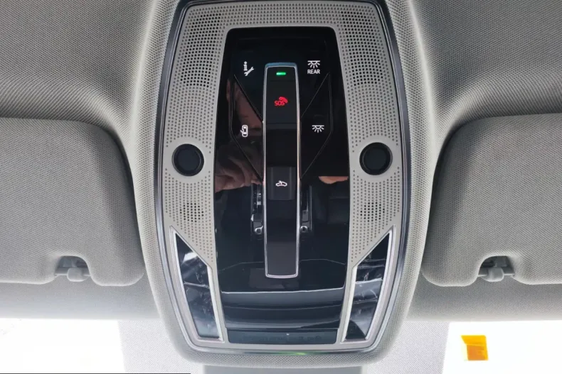 Audi A8 din 2022 cu 84.000 km - oferta AUD203792 - foto 32