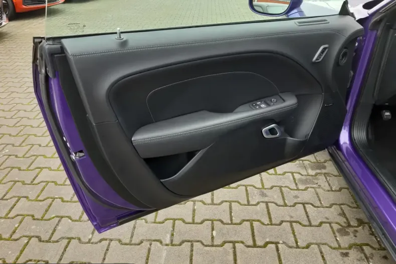 Dodge Challenger din 2025 cu 2.600 km - oferta DOD203804 - foto 8